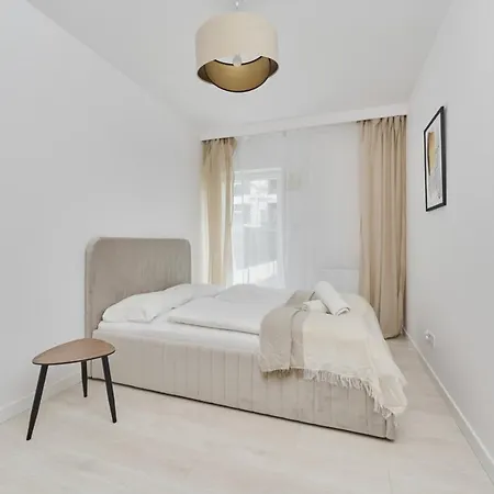 아파트 Stylish Madalinskiego With Garden Terrace And Free Garage By Renters *