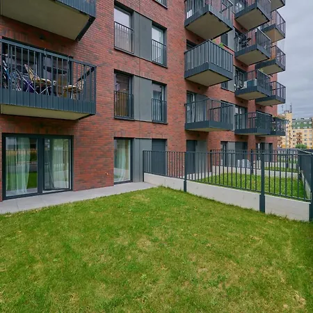 아파트 Stylish Madalinskiego With Garden Terrace And Free Garage By Renters
