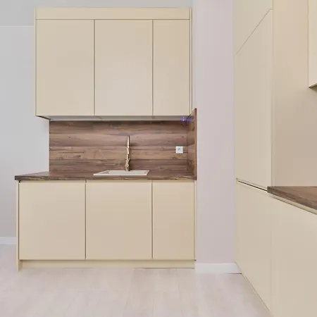 Stylish Madalinskiego With Garden Terrace And Free Garage By Renters Apartment Wroclaw
