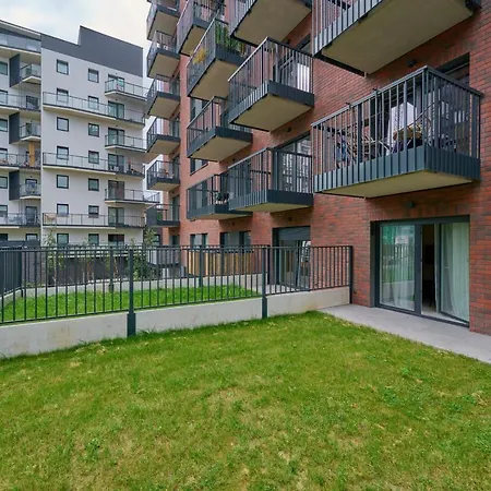 Stylish Madalinskiego With Garden Terrace And Free Garage By Renters *